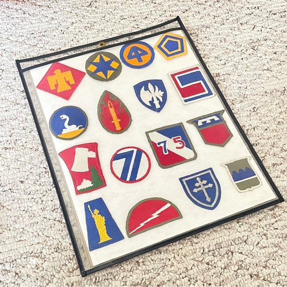 Lot of 29 vintage military patches WWII Army phantom infantry + U.S. Navy Cup - Picture 12 of 12